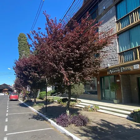 Luxuoso Apt Almeris Peccin No Centro De Gramado Exterior foto
